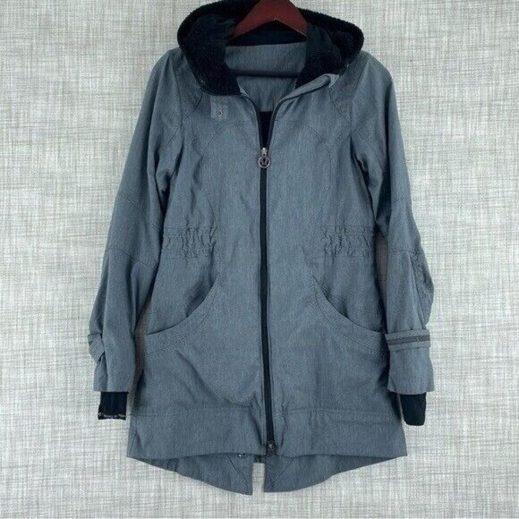Lululemon Womens Size 4 Jacket full zip *flaw* 1311 - Picture 1 of 8